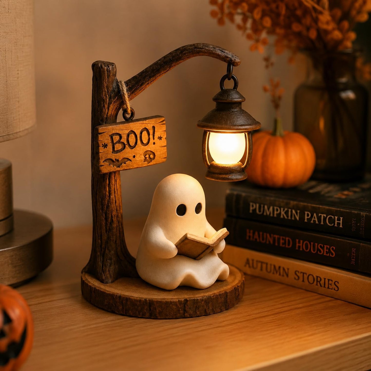 Cute Ghost Reading Lantern – Cosy Halloween Desk Decor