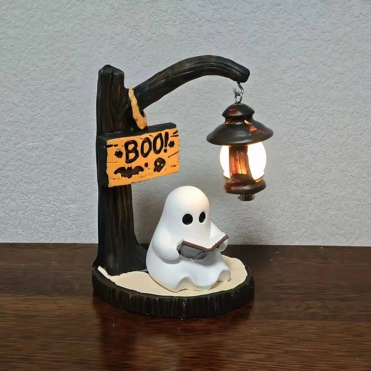 Cute Ghost Reading Lantern – Cosy Halloween Desk Decor